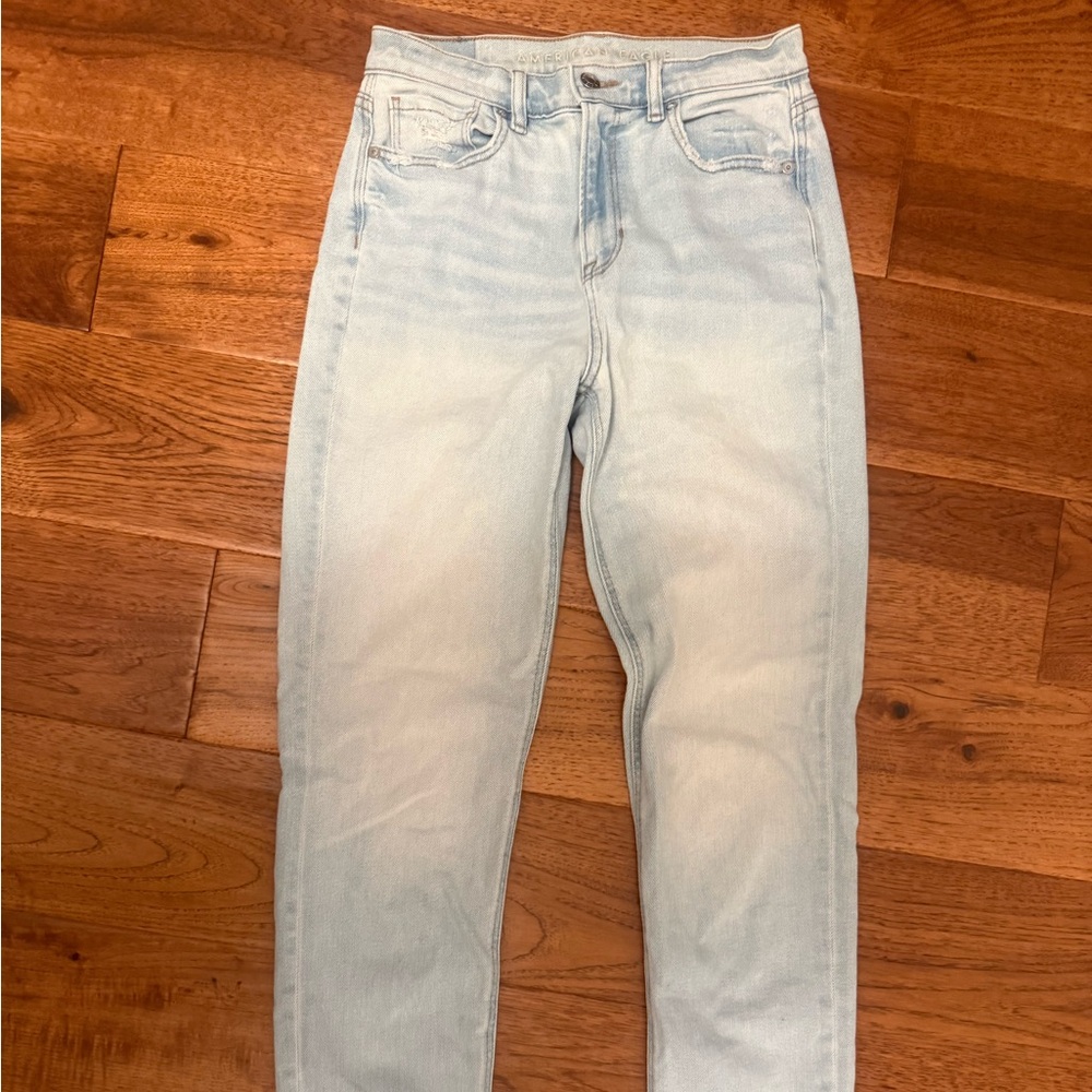 American Eagle Light Wash Mom jeans